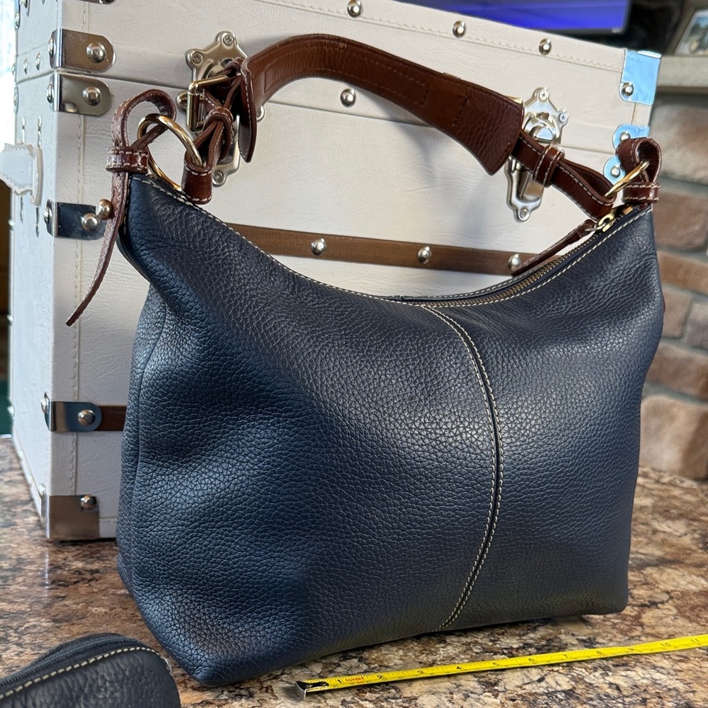 Dooney & Bourke Navy Pebble Leather Shoulder Bag with Brown Trim and Pouch - Picture 6 of 13